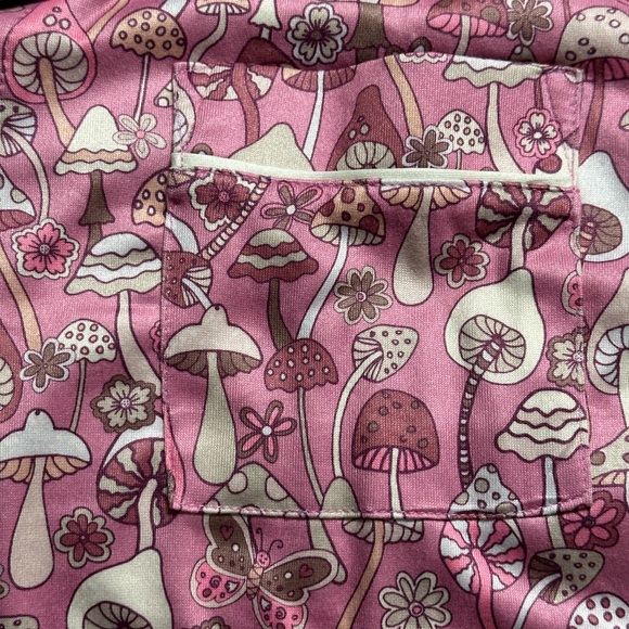 NWT Pink Mushroom Notch Collar Short Pajama Set Pink White Taupe - Picture 9 of 11